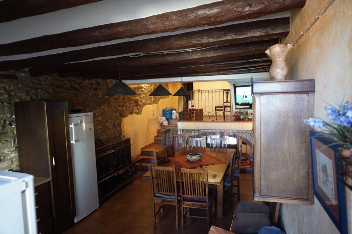 Casa Rural Cal Parines Vilabella Esterno foto